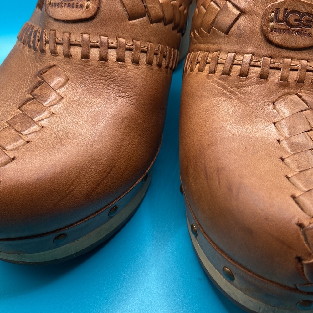 Women’s UGG Vivica Wood Clogs, Sz. 6 U.S. EUC - Picture 9 of 9